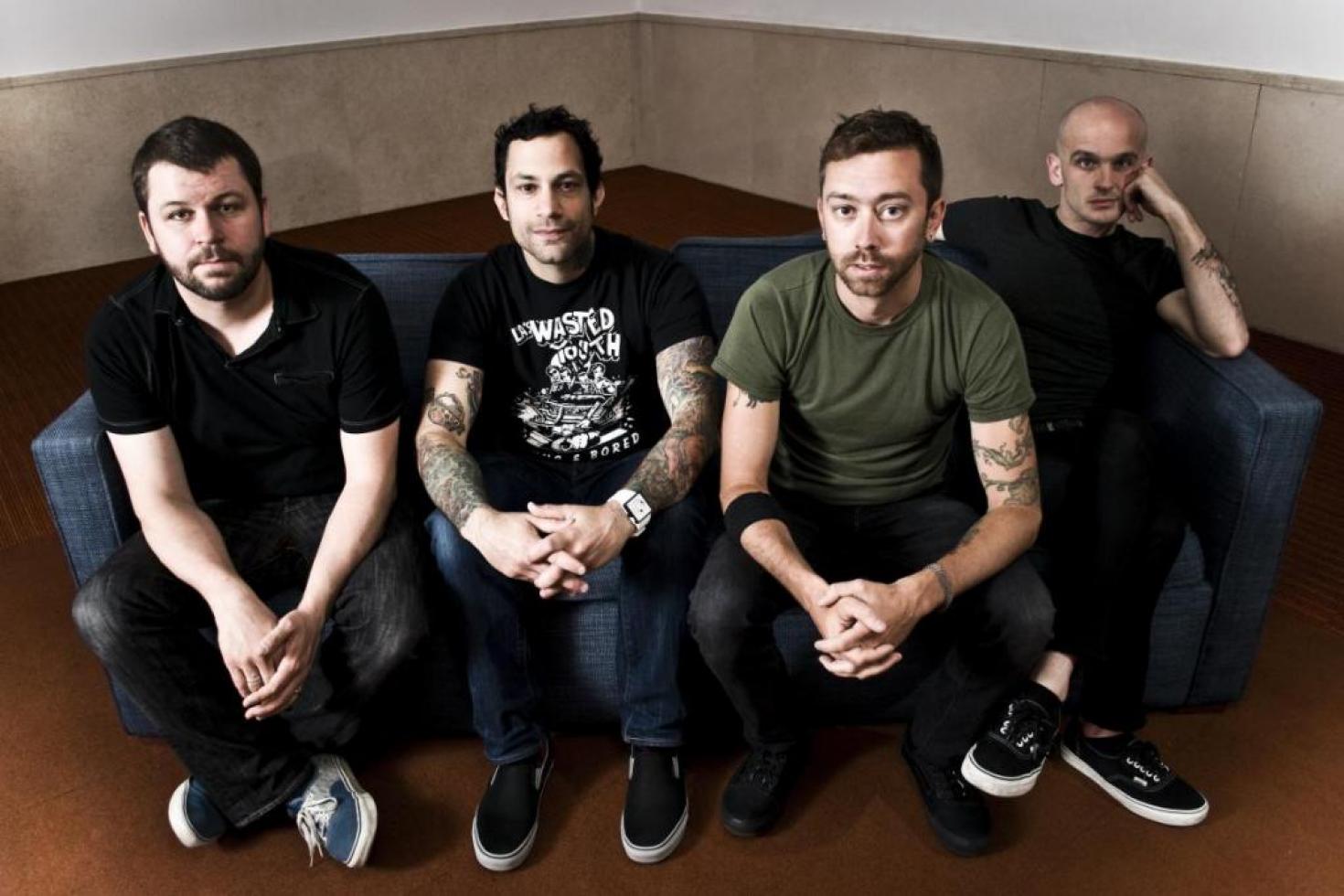 RISE AGAINST