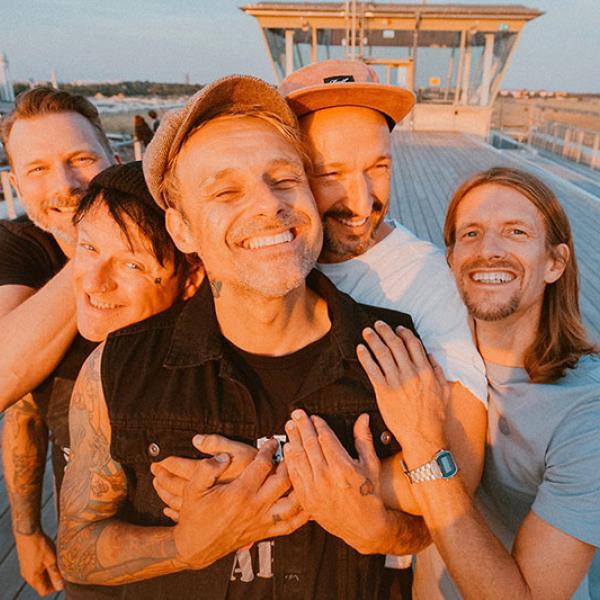 German punk legends DONOTS release new single 'Allein zu allein'; announce acoustic tour